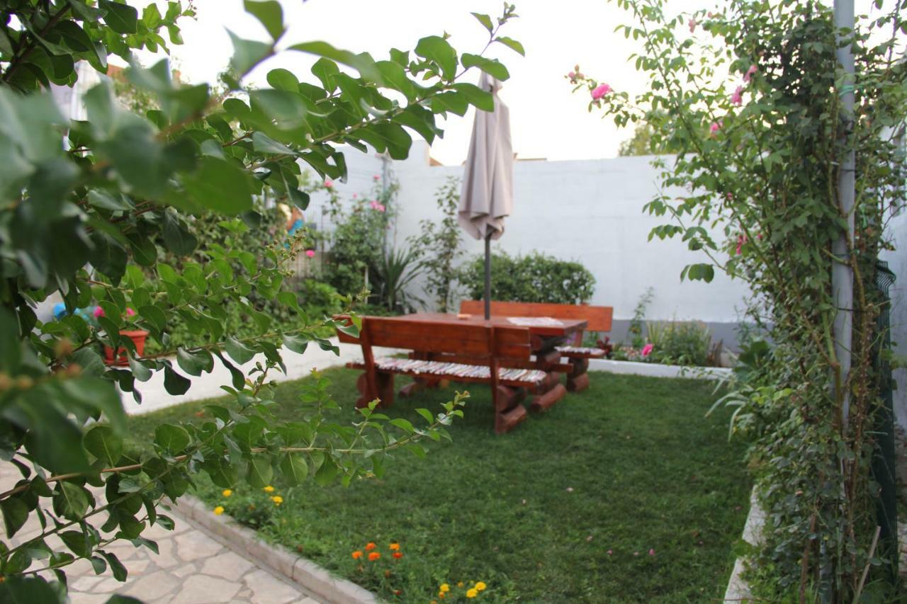 Holiday Home Flora Мостар Екстериор снимка