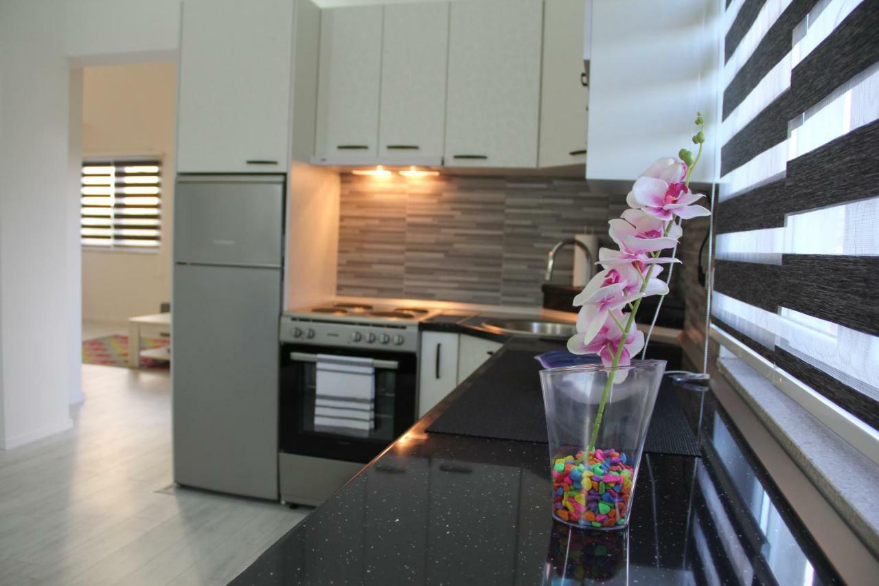 Holiday Home Flora Мостар Екстериор снимка