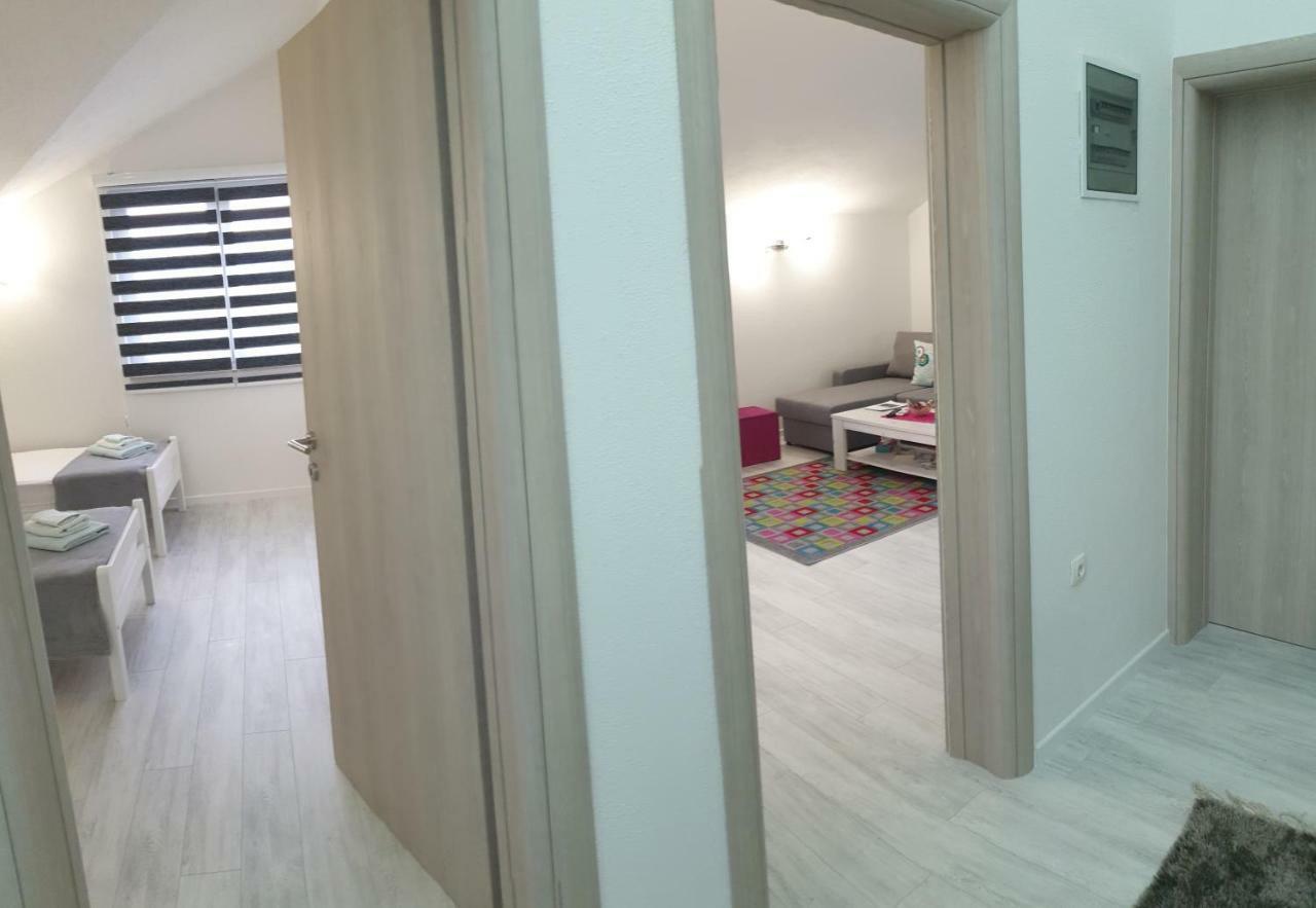 Holiday Home Flora Мостар Екстериор снимка