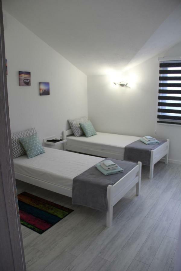 Holiday Home Flora Мостар Екстериор снимка