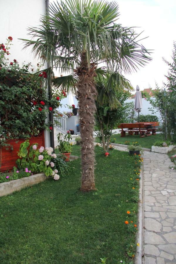 Holiday Home Flora Мостар Екстериор снимка