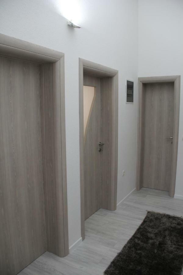 Holiday Home Flora Мостар Екстериор снимка