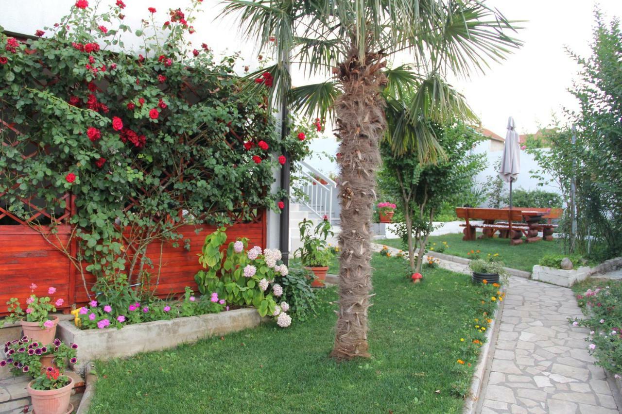Holiday Home Flora Мостар Екстериор снимка