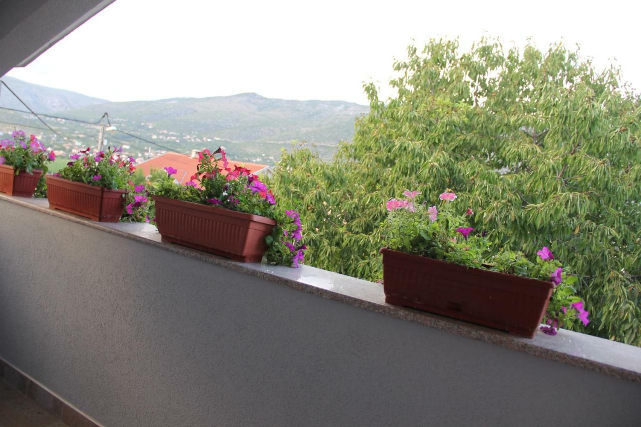 Holiday Home Flora Мостар Екстериор снимка